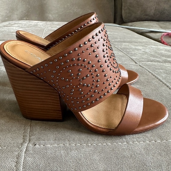 Coach Tan Studded Women\'s Sandals